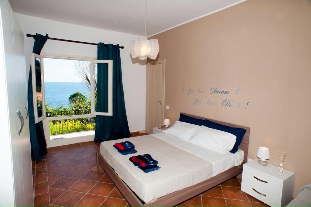 Capozafferano-Casa Carola Villa Santa Flavia Bilik gambar